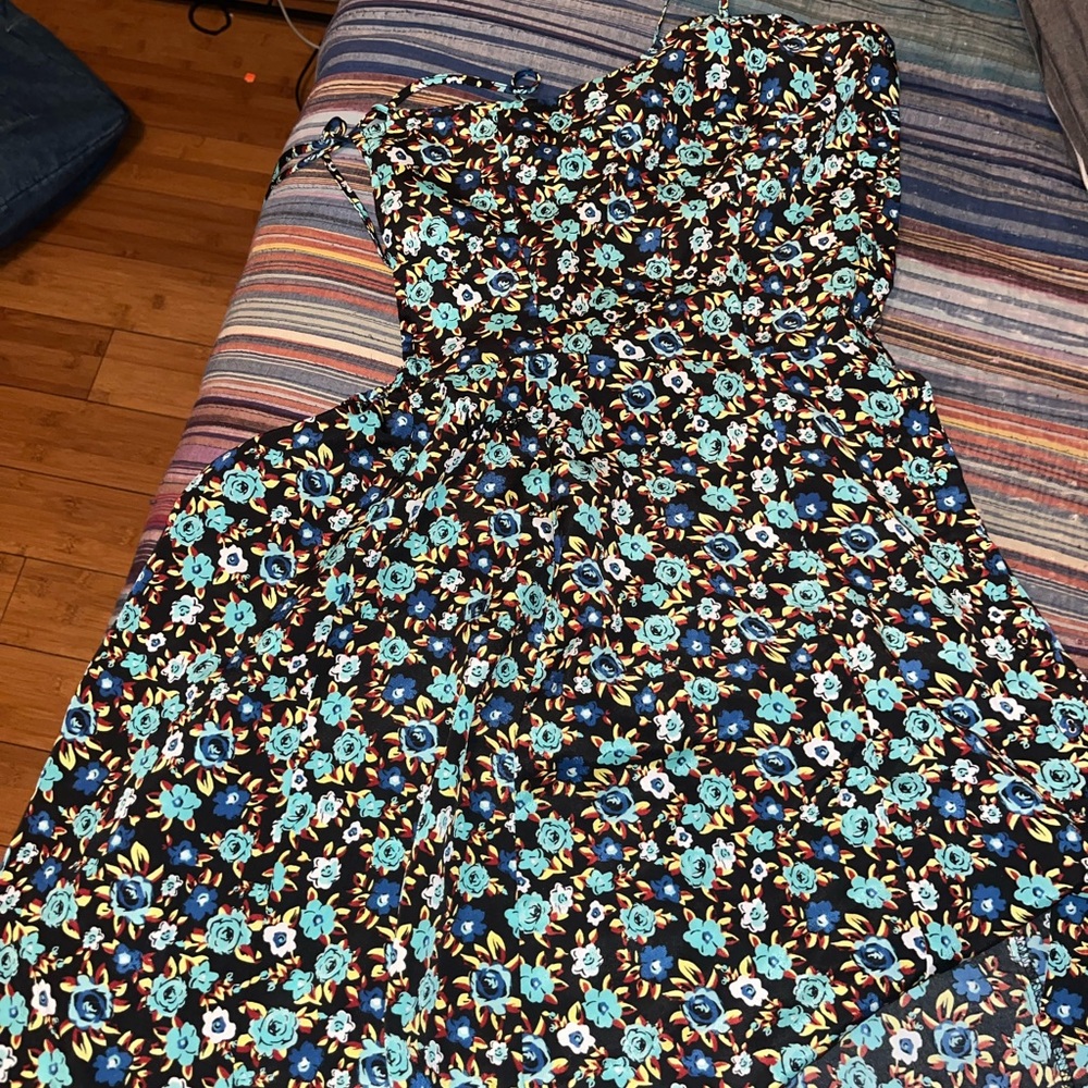 Cute spring dress: Message me if need more pic :)